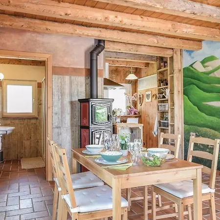 La Casetta Dipinta Holiday home Paderno (Belluno)